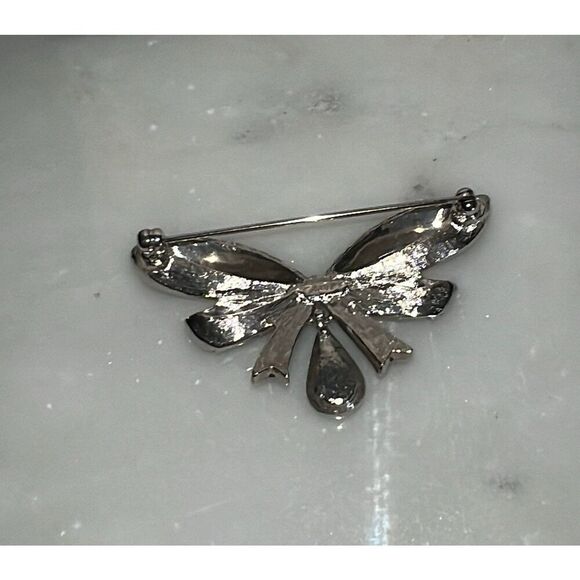 Avon brooch bow marcasite silver ton green rhinestone 1.5” x 2” signed - Picture 3 of 4